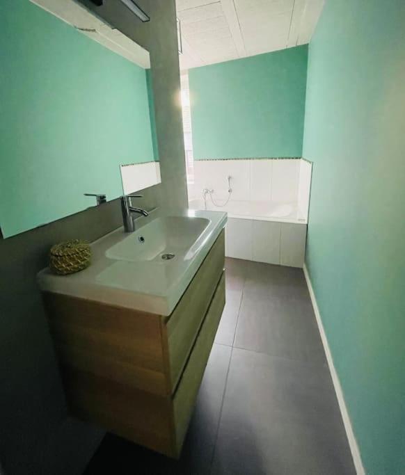 Appartement Cosy Au Centre De Beauraing Bagian luar foto